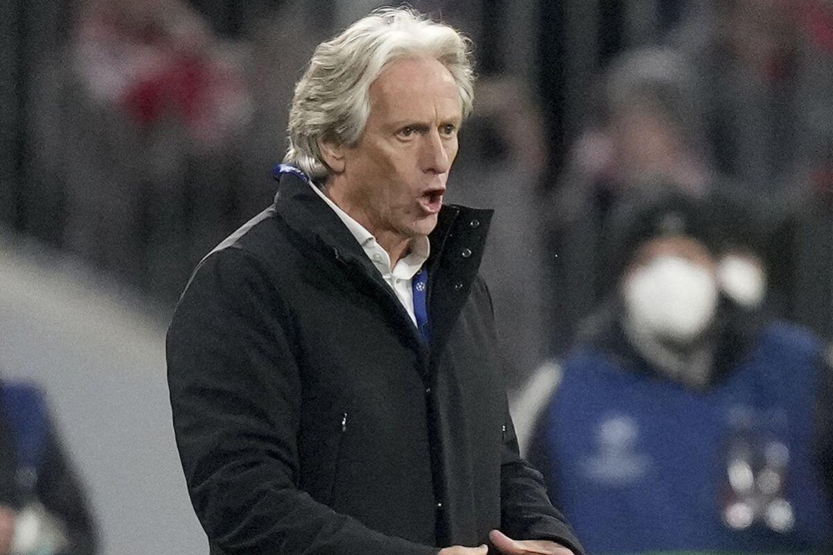 Τελειώνει ο Ζόρζε Ζεσούς! thumb