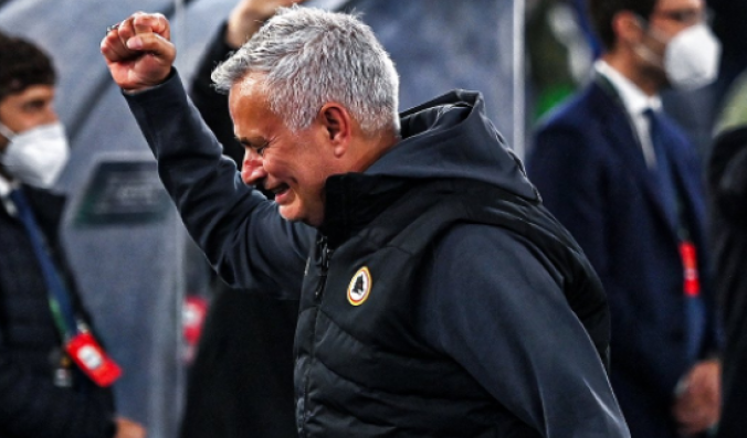 Συγκλονιστικός Μουρίνιο, τα δάκρυα χαράς μετά την πρόκριση της Ρόμα (vid) thumb