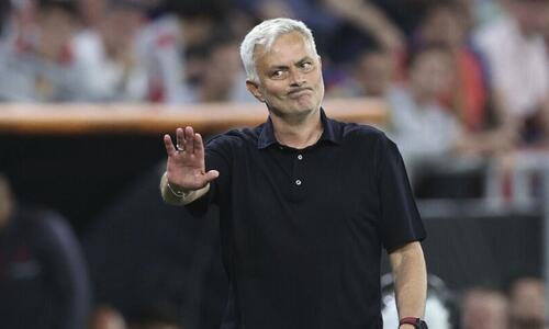 Επικός Μουρίνιο: «Με απέλυσαν πριν τον τελικό και έχουν άδεια τροπαιοθήκη…»! thumb