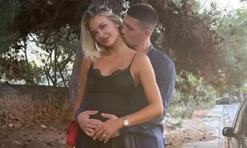 Η... τρυφερή φωτογραφία του Γιόβιτς με την σύζυγο του thumb