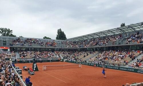 Roland Garros: Η Κανέπι πέταξε εκτός την Μουγκουρούθα thumb