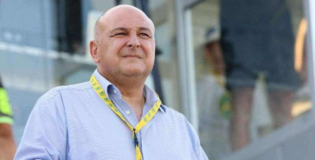 Καραπατάκης: «Έμειναν τα τυπικά για να ανανεώσει ο Τρισκόφσκι» thumb