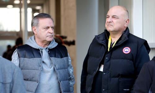 «Τα θέλουμε όλα, η μπουτίκ αρχίζει σε δύο βδομάδες»! thumb