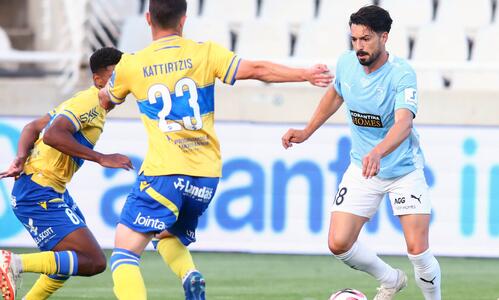 ΑΠΟΕΛ - Πάφος FC 1-1: Η μπίλια στην μέση thumb