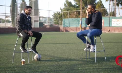 «Ο θείος μου ήταν κάθετος δεν ήθελε να πάω στον ΑΠΟΕΛ, πήγα με τα μισά στον Πανιώνιο» (βίντεο) thumb