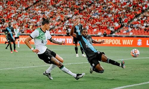 Φωτιά στα… πράσινα η Λίβερπουλ: 4-0 τη Λέστερ με τη νέα της φανέλα thumb