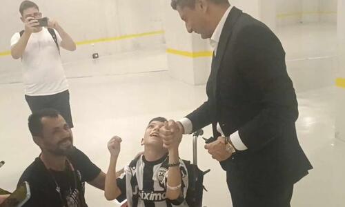 Έδωσε χαρά στον μικρό Γιαννάκη μετά το ντέρμπι o Λουτσέσκου (vid) thumb