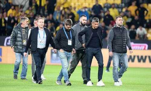 ΒΙΝΤΕΟ: Ένταση και αποδοκιμασίες πριν το ντέρμπι! thumb