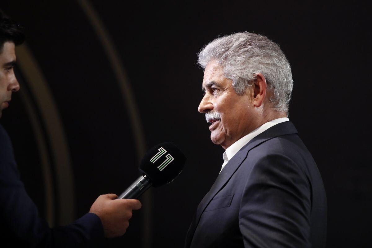 Ύποπτος για μίζες εκατομμυρίων από 55 μεταγραφές thumb