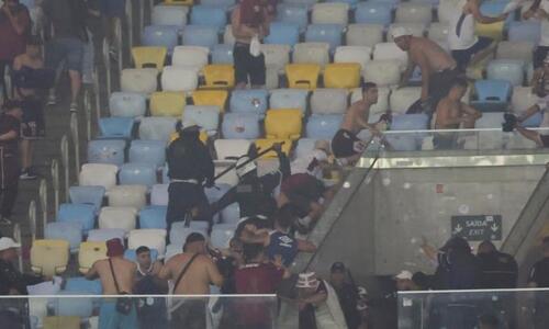 Επεισόδια στο Μαρακανά: Άγριο ξύλο μεταξύ αστυνομίας και οπαδών (vids) thumb