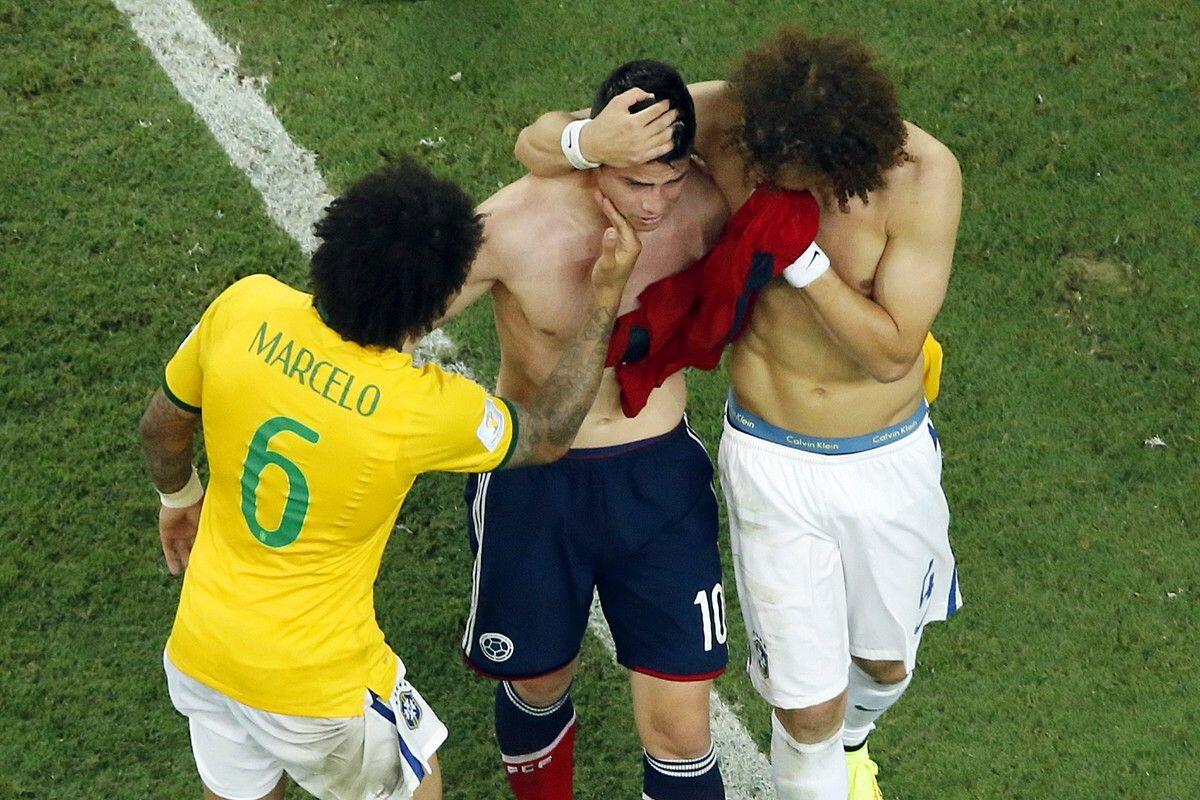 Όταν ο Μαρσέλο παρηγορούσε τον Χάμες στο Μουντιάλ του 2014 thumb