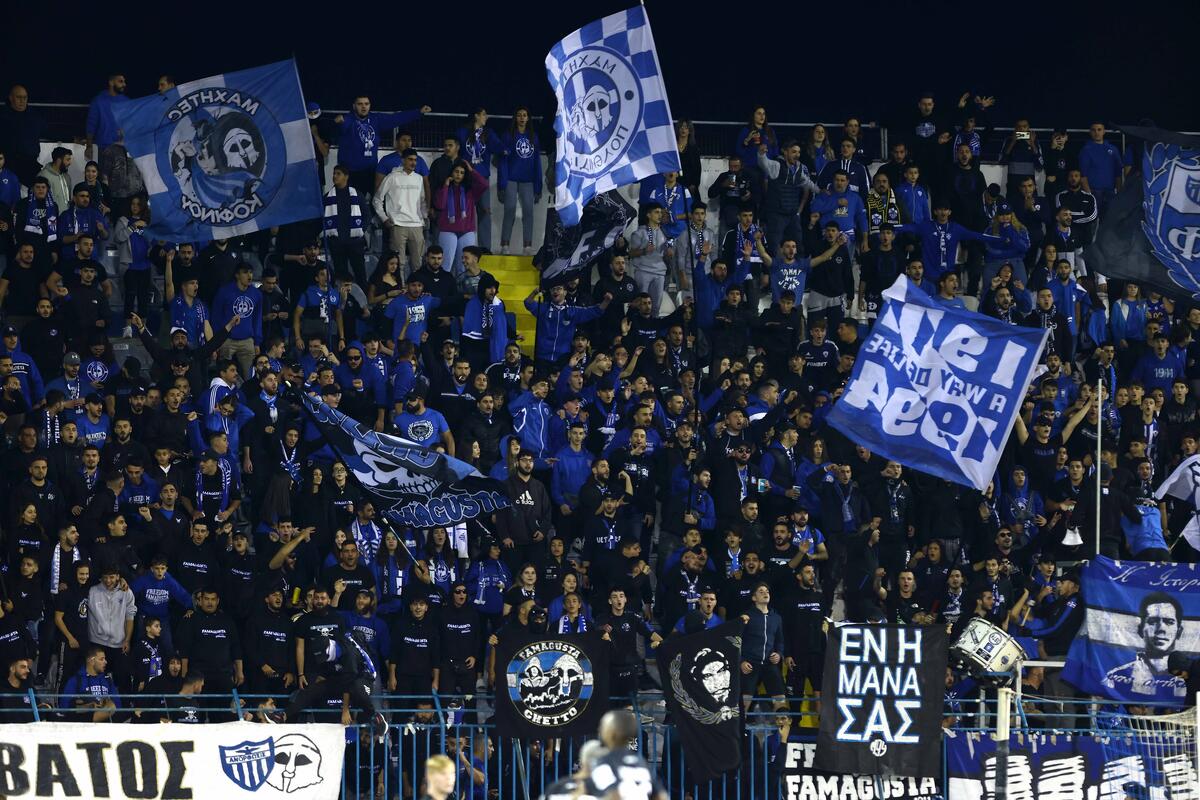 Πανό κατά Πουλλαΐδη από «Μαχητές» (φώτο) thumb