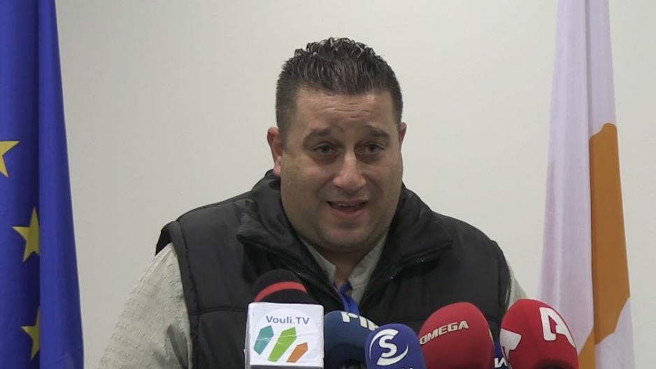 Σοβαρές καταγγελίες: «Είχε παράγοντα που κρατούσε το κινητό και έδινε οδηγίες ποια πυροτεχνήματα να παίξουν» thumb