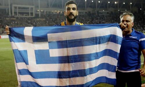 Ο Μερκής παρέα με όλες τις φανέλες που φόρεσε στην καριέρα του! (ΦΩΤΟ) thumb