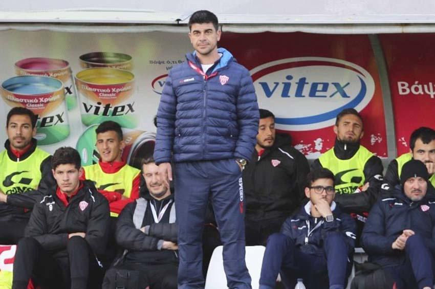 Αναμονή για Μηνά στον 