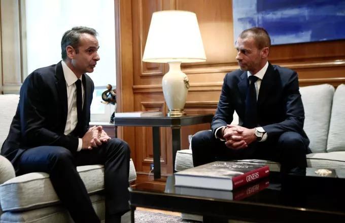 Στο Μαξίμου ο πρόεδρος της ΟΥΕΦΑ για την οπαδική βία! thumb