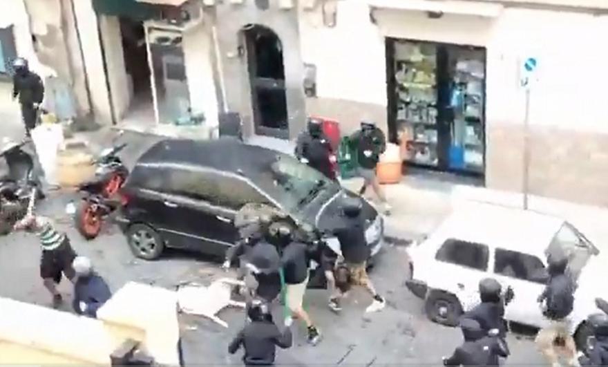 Καρεκλιές και οδομαχίες μεταξύ οπαδών της Νάπολι και της Σπόρτινγκ! thumb