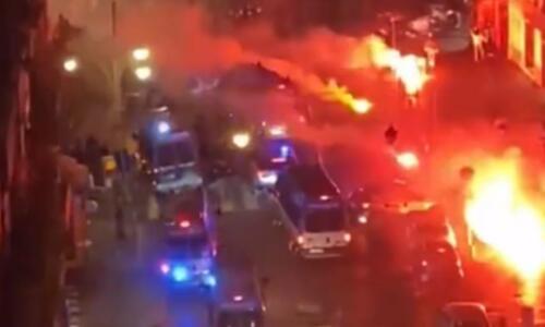Σκηνές χάους στη Νάπολη: Επεισόδια, τραυματίες και συλλήψεις (Βίντεο) thumb