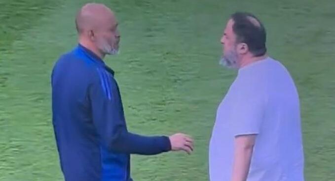 «Τρελάθηκε» με Εσπίριτο Σάντο ο Μαρινάκης, του τα... έχωσε live! (Vid) thumb