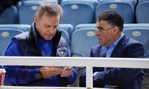 Όσο δεν πέφτουν υπογραφές… thumb