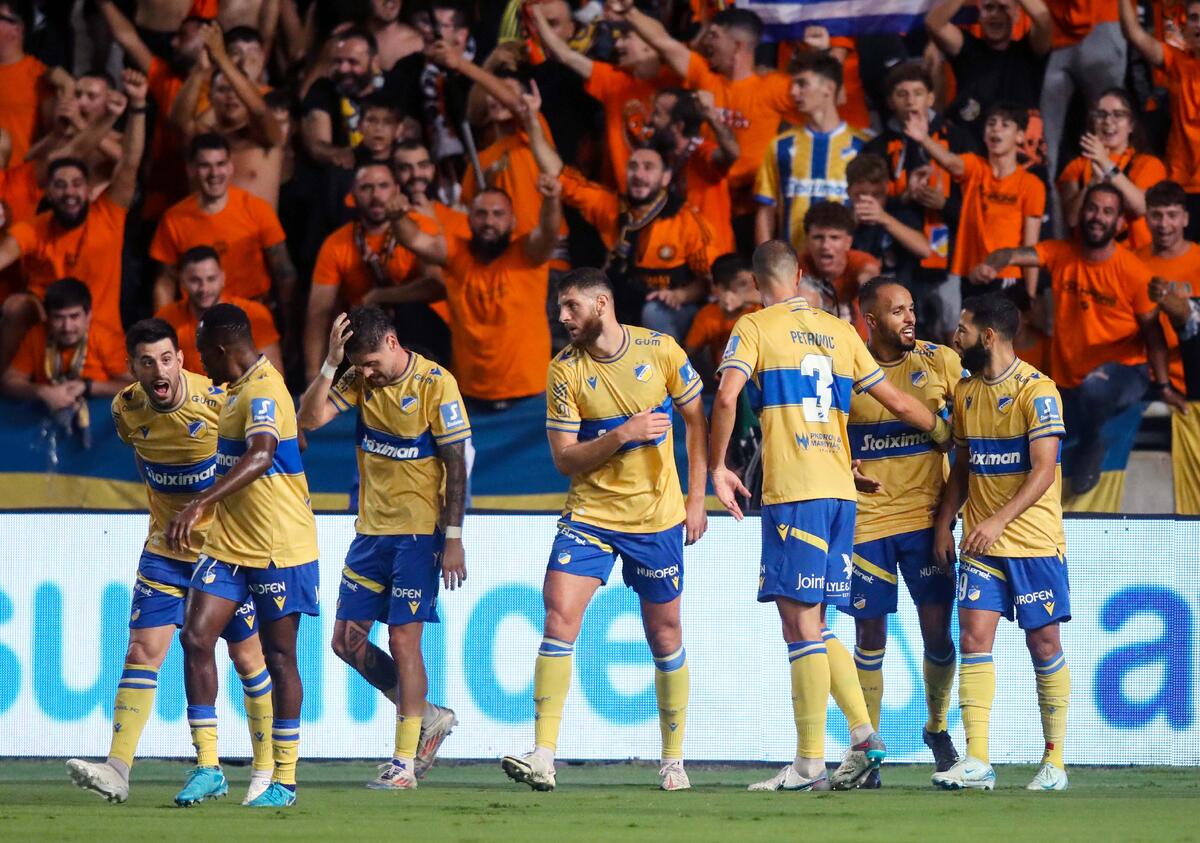 ΑΠΟΕΛ – Νέα Σαλαμίνα 3-1: «Καθαρίσε» την υπόθεση νίκη από το ημίχρονο thumb
