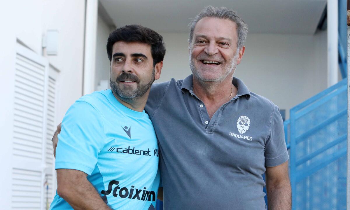 Αγκαλιές και χειραψίες με τον Πετρίδη! (ΦΩΤΟ) thumb