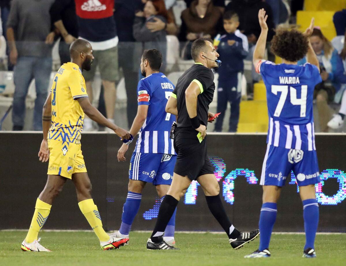 Συνεχίζει με 7 ο ΑΠΟΕΛ  thumb