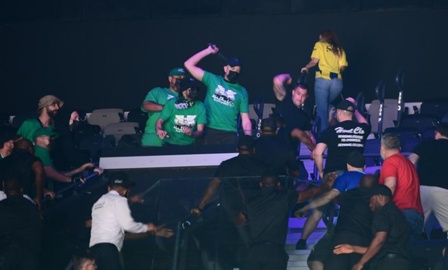 Μικρή ένταση μεταξύ οπαδών του Ολυμπιακού και του Παναθηναϊκού (ΒΙΝΤΕΟ) thumb