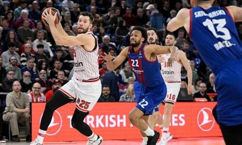 Euroleague: «Μπλακ-άουτ» στο τέλος και ήττα για τον Ολυμπιακό στη Βαρκελώνη thumb