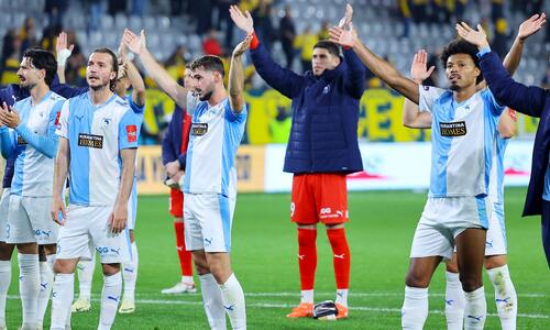 Νίκη για να μείνει «ζωντανή» στο κυνήγι της 3ης θέσης thumb