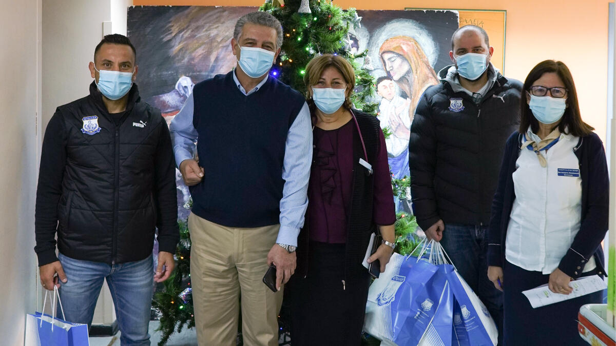 Επίσκεψη Απόλλωνα στο Παιδιατρικό τμήμα του ΓΝ Λεμεσού thumb