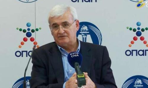 Ξεκαθαρίζει και απολογείται ο Παπαχαραλάμπους  thumb