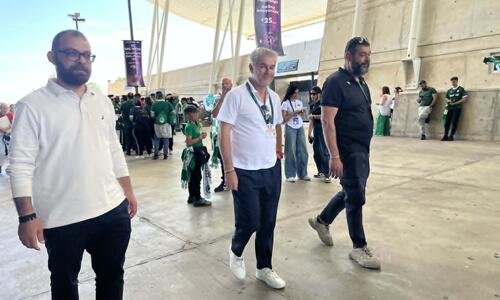Βόλτα για Παπασταύρου ανάμεσα στον κόσμο (φωτορεπορτάζ) thumb