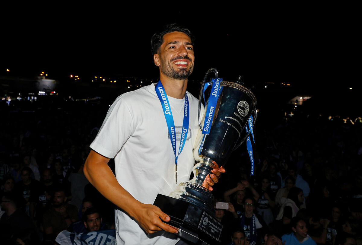 Οι πρωταθλητές καλημερίζουν με τον... MVP! thumb