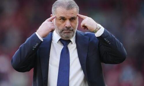 Ποστέκογλου: «Πιο δύσκολο να είσαι προπονητής από πρωθυπουργός» thumb