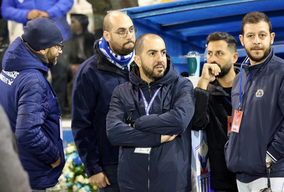 Σε αναμμένα κάρβουνα για το μεταγραφικό εμπάργκο thumb