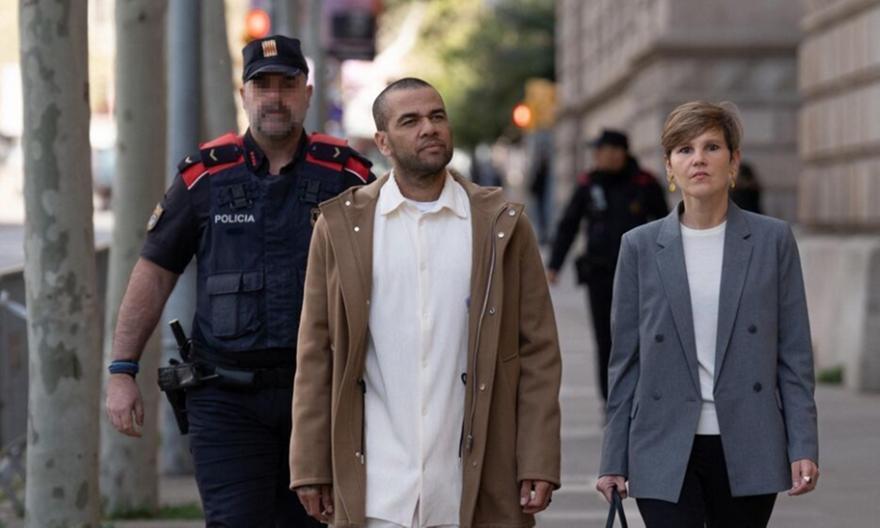 Η πρώτη φωτογραφία του Άλβες μετά την αποφυλάκισή του thumb