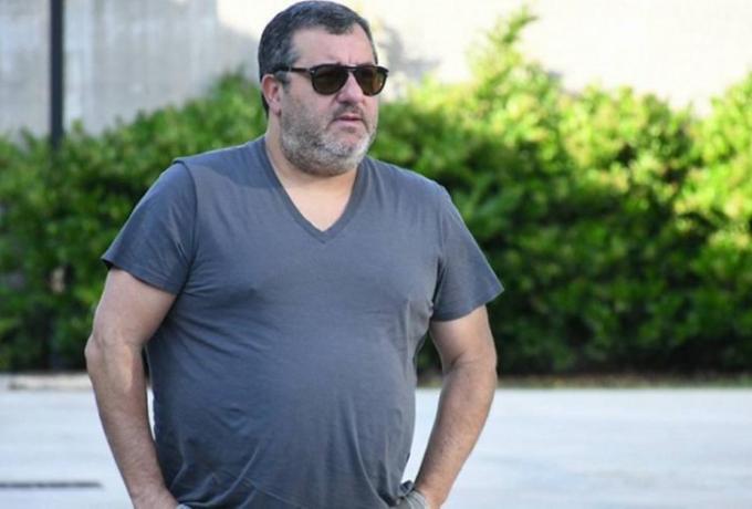 Εσπευσμένα στο νοσοκομείο ο διάσημος μάνατζερ Μίνο Ραϊόλα thumb