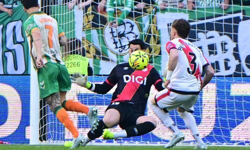 La Liga: Η Βαγιεκάνο στάθηκε όρθια στη Σεβίλη thumb