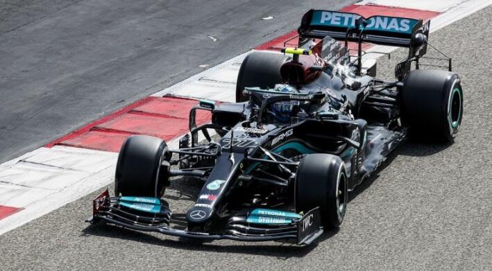 Δοκιμαστικά Formula: Πρώτα προβλήματα για Mercedes thumb