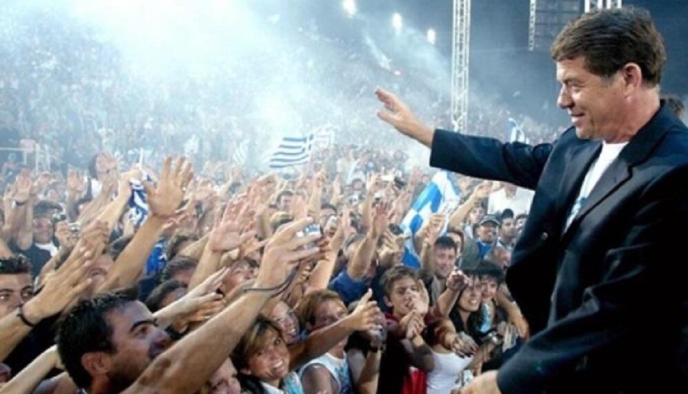 O Ρεχάγκελ τραγουδάει... «χρόνια πολλά» στην Ελλάδα (vid) thumb