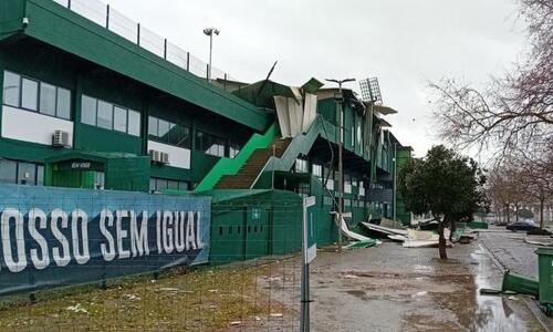 Καταστροφές στο γήπεδο της Ρίο Άβε από τους θυελλώδεις ανέμους thumb