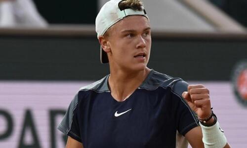 Ο Ρούνε στον δρόμο του Τσιτσιπά στους «16» του Roland Garros thumb