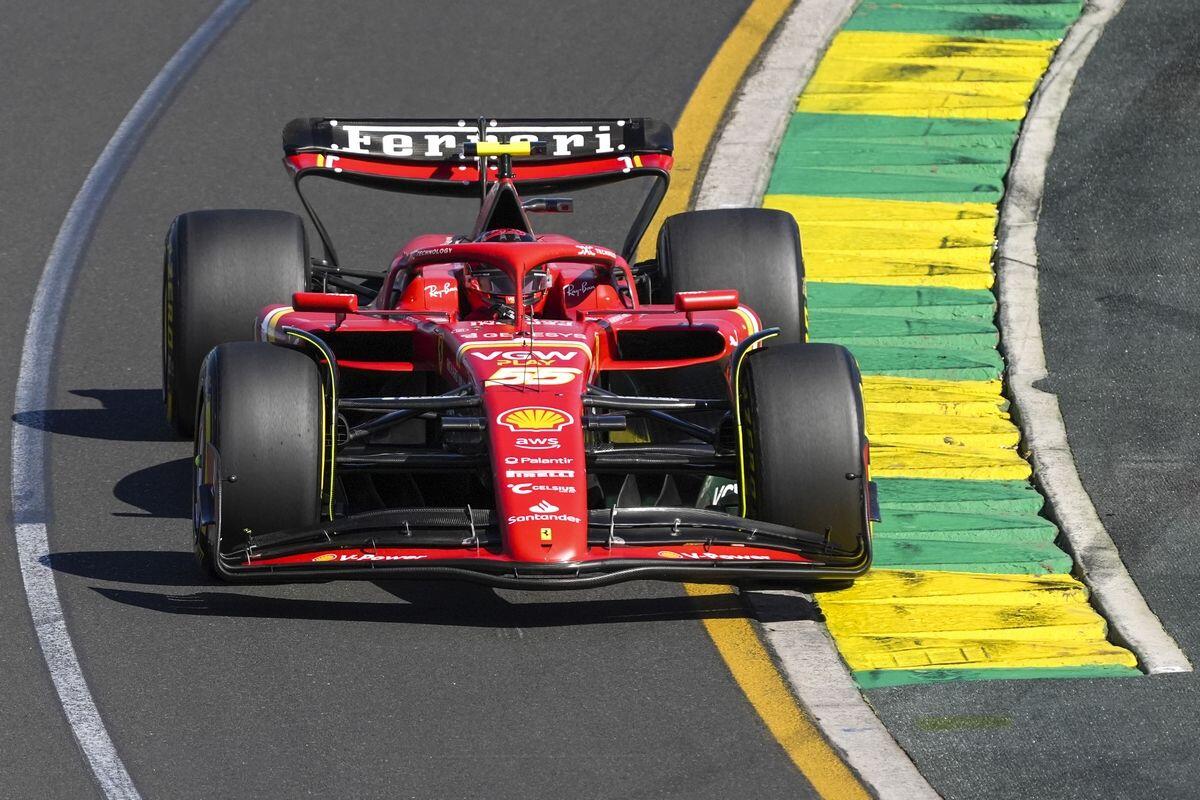 GP Αυστραλίας: Θρίαμβος του Σάινθ στο 1-2 της Ferrari, εγκατέλειψε ο Φερστάπεν thumb