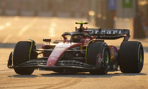 GP Σιγκαπούρης: Στην pole position ο Σάινθ, καταστροφή για Red Bull thumb