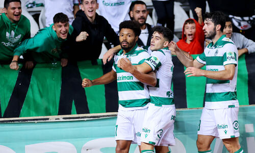 Το πανηγύρισε... με τον «Φάμπι»! (εικόνα) thumb