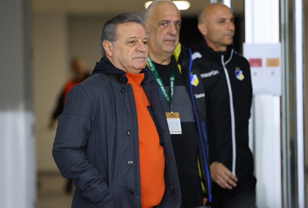 Πετεβίνος για όλους και για όλα: «Είναι απόφαση προέδρου αυτό το πράγμα» thumb