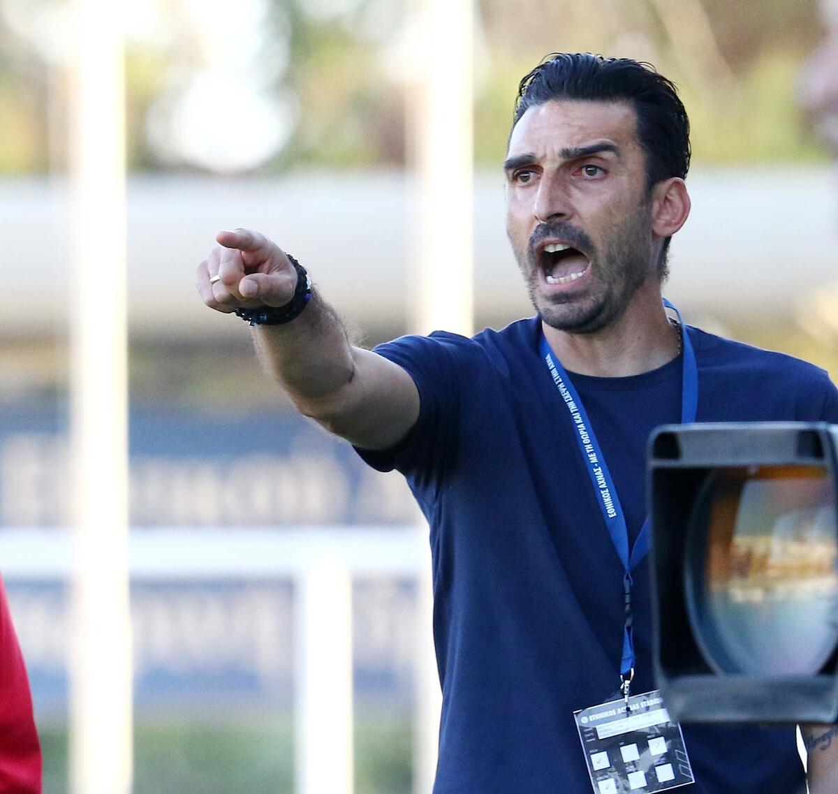 Ηλ. Χαραλάμπους: «Μια ομάδα υπήρχε στο γήπεδο» thumb