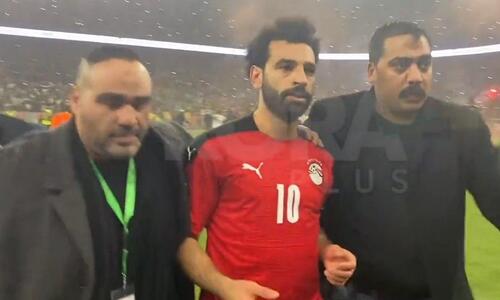 Βροχή αντικειμένων στο κεφάλι του Σαλάχ! thumb