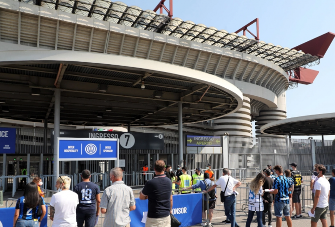 Πάνε για γήπεδο εκτός Μιλάνοι οι Μίλαν και Ίντερ thumb